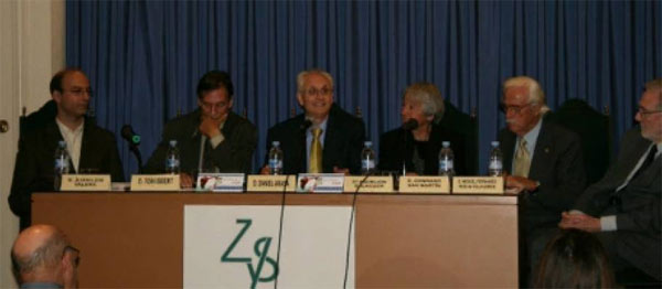 Presentación en Madrid. De izquierda a derecha, Juan-Luis Valera, Toni Isbert, Daniel Arasa, Asunción Balaguer, Conrado Sanmartín y Miguel Fernando Ruiz de Villalobos