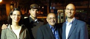 De izquierda a derecha: María Martínez, CinemaNet; Jeffrey Azize, protagonista; Joe Campos, productor; Juan-Luis Valera, CinemaNet 