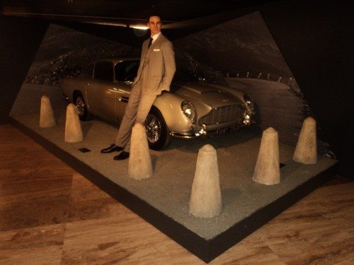 Bond_AstonMartin_cinemanet