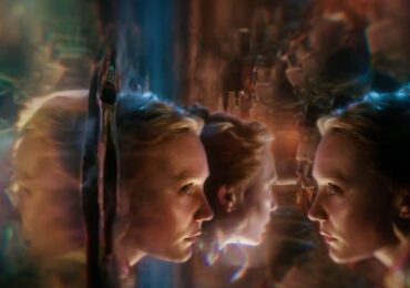 Alicia a través del espejo Mia Wasikowska CinemaNet analisis Tim Burton